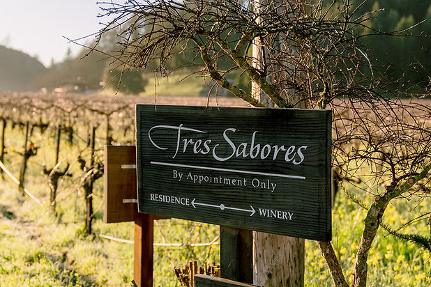 Tres Sabores welcome sign